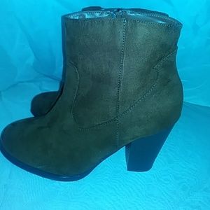 Drew's Pick: FOREVER 21 ANKLE SUEDE BOOTS